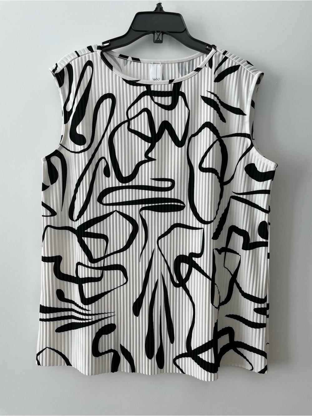 Marla Wynne Sleeveless Pleated Abstract Print Top - Black & White size M. New!